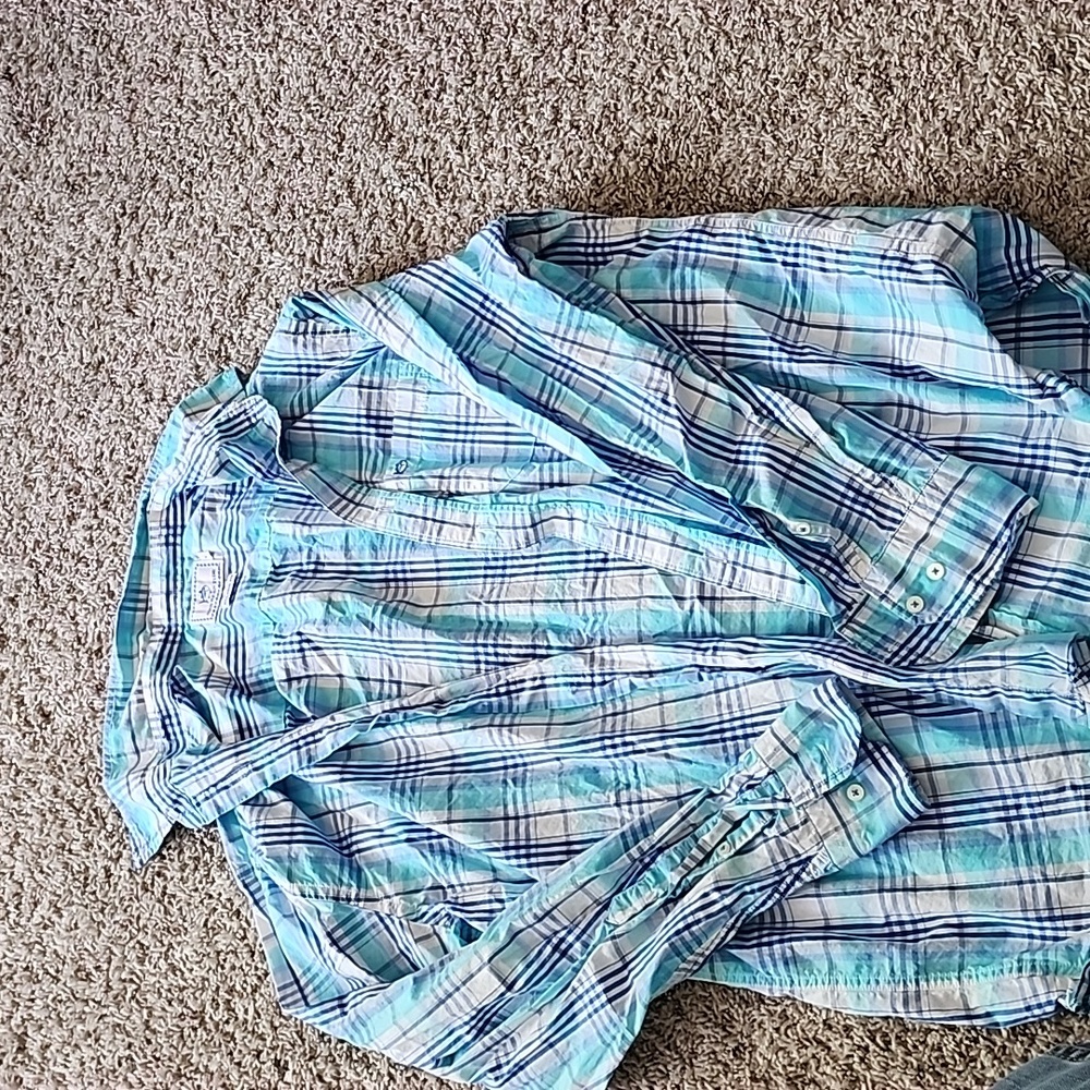 Southern tide button up size large